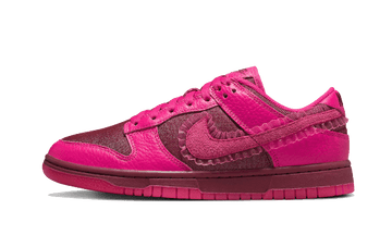 Nike Dunk Low Valentines Day (2022)