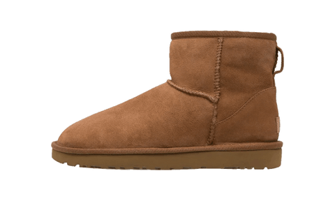 Streetwear Essential – UGG Classic Mini II Boot Chestnut front view